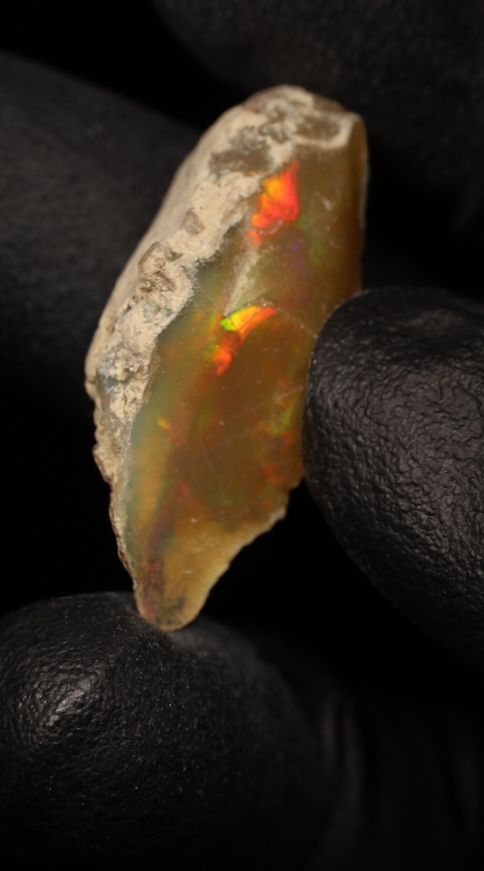 2.89g Rough Ethiopian Jewelry Grade Welo Opal