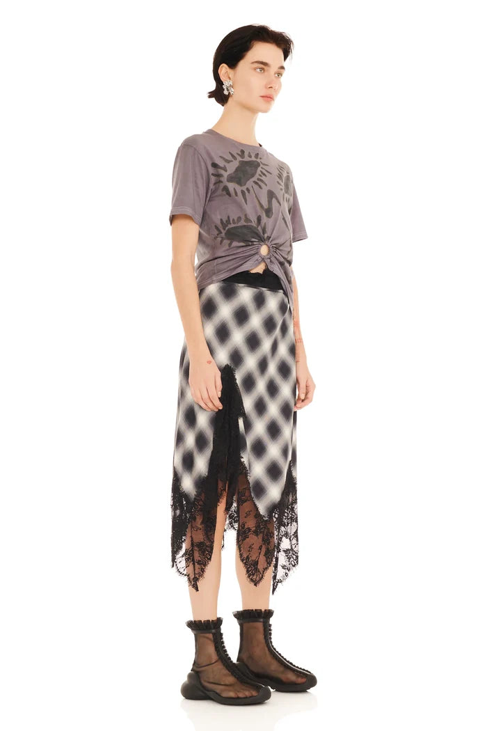 Charcoal Daisies Ring Tee