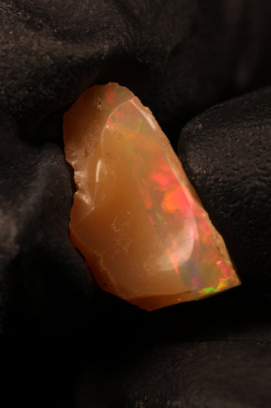 0.85g Rough Ethiopian Jewelry Grade Welo Opal