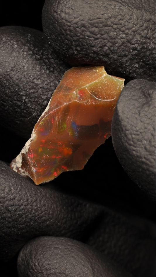 0.96g Rough Ethiopian Jewelry Grade Welo Opal