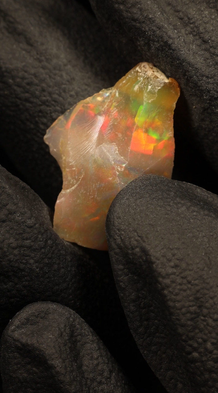 1.04g Rough Ethiopian Jewelry Grade Welo Opal