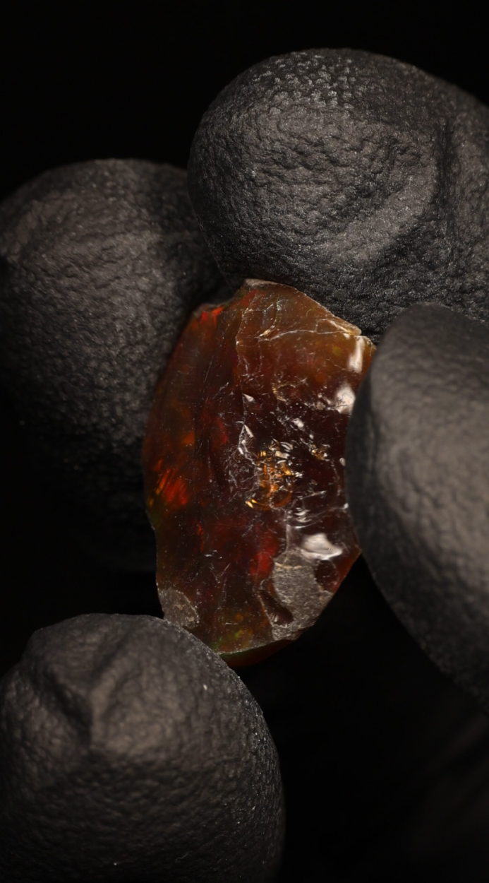 1.06g Rough Ethiopian Jewelry Grade Welo Opal