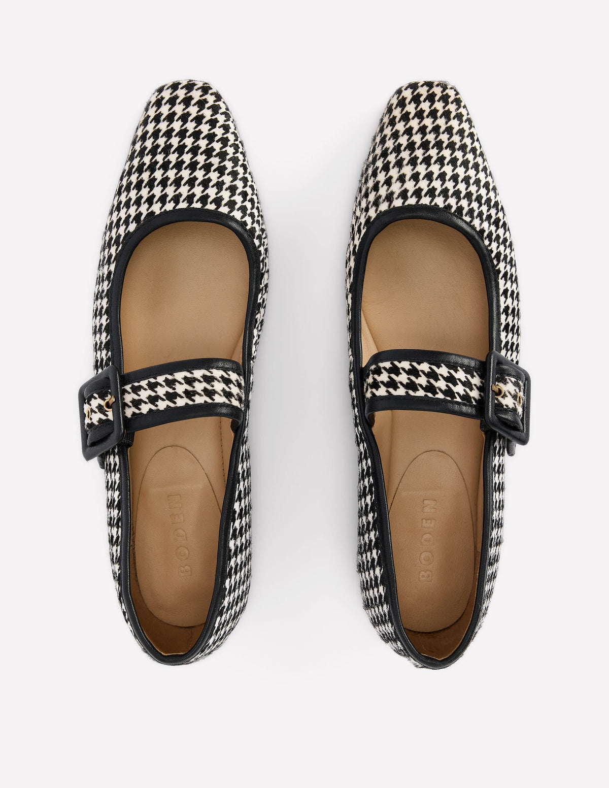 Vic Chisel Toe Mary Janes-White/Black