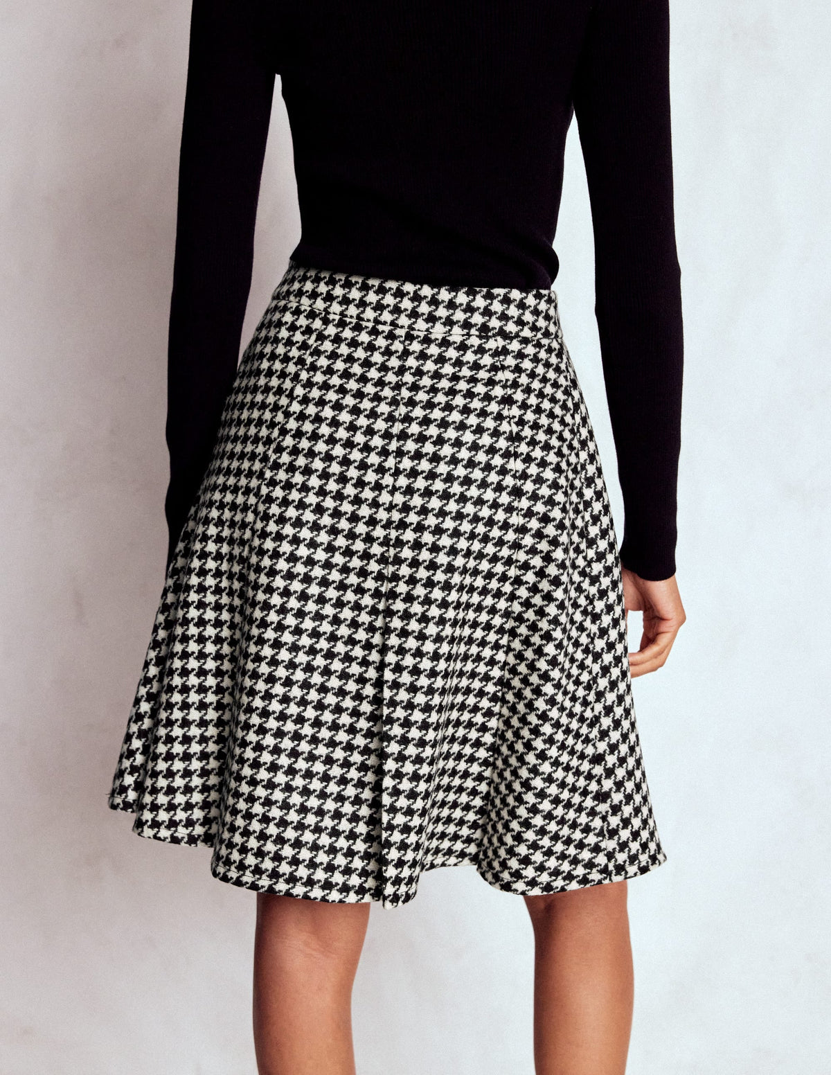 Flippy Wool Skirt-Black Dogstooth