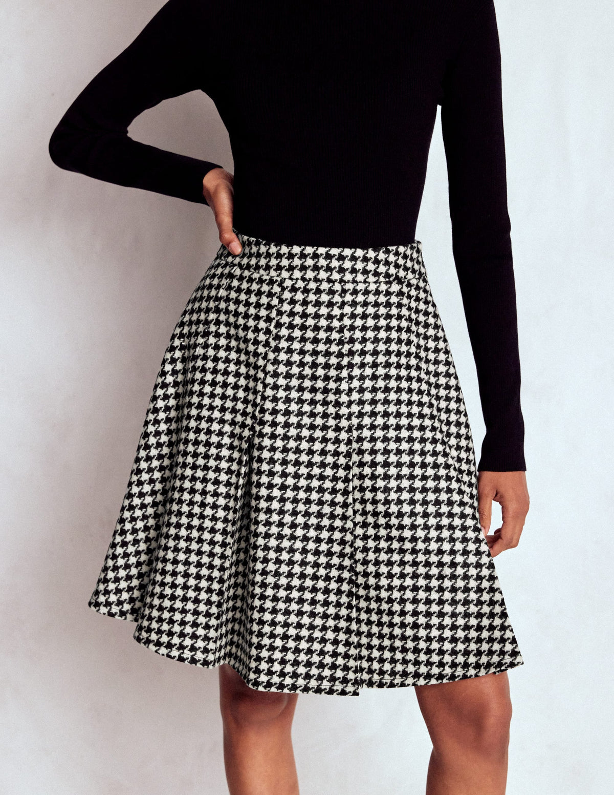 Flippy Wool Skirt-Black Dogstooth