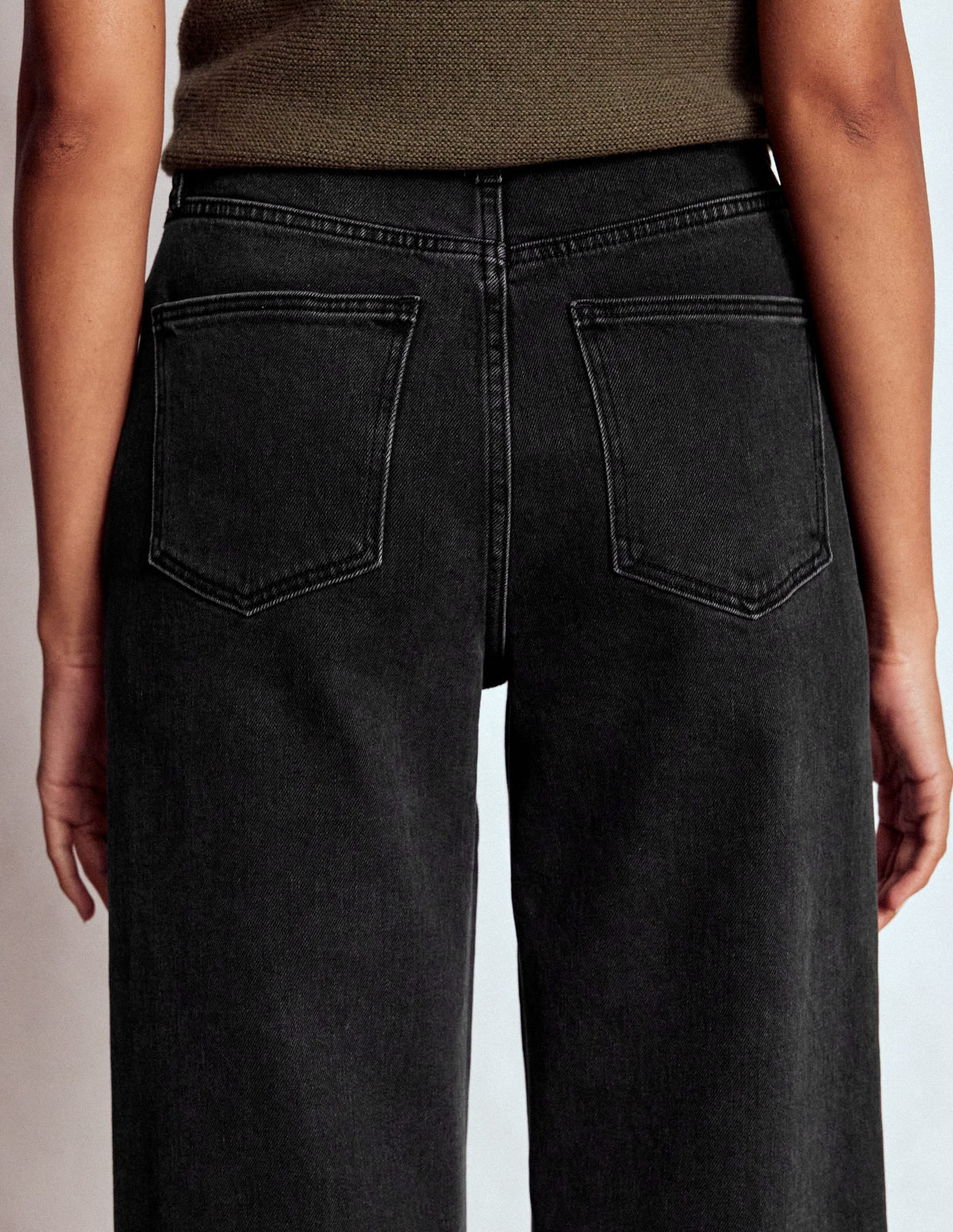 Mid Rise Straight Leg Jeans-Washed Black
