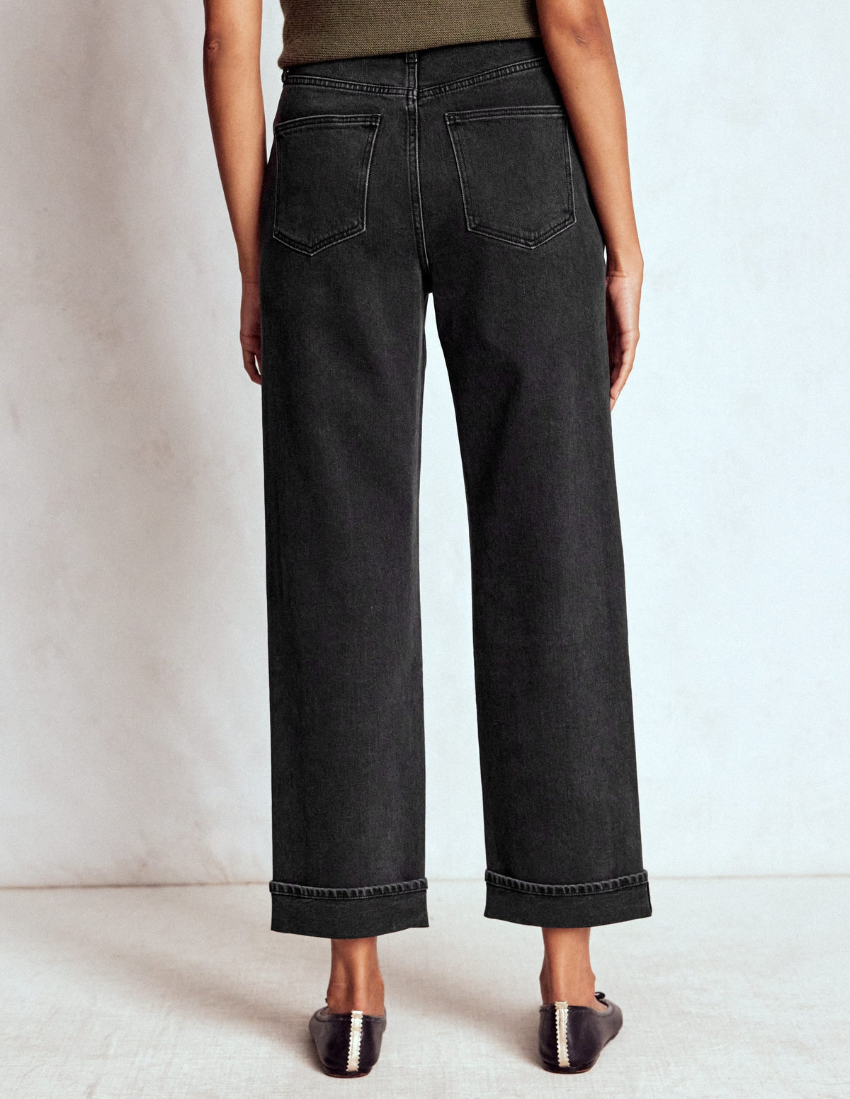 Mid Rise Straight Leg Jeans-Washed Black