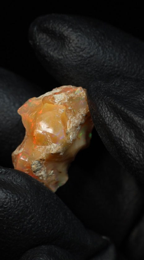 2.70g Rough Ethiopian Jewelry Grade Welo Opal
