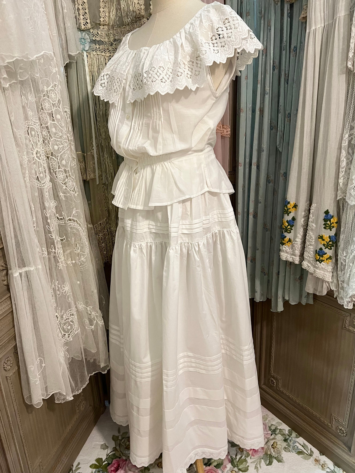 A walk in the clouds skirt