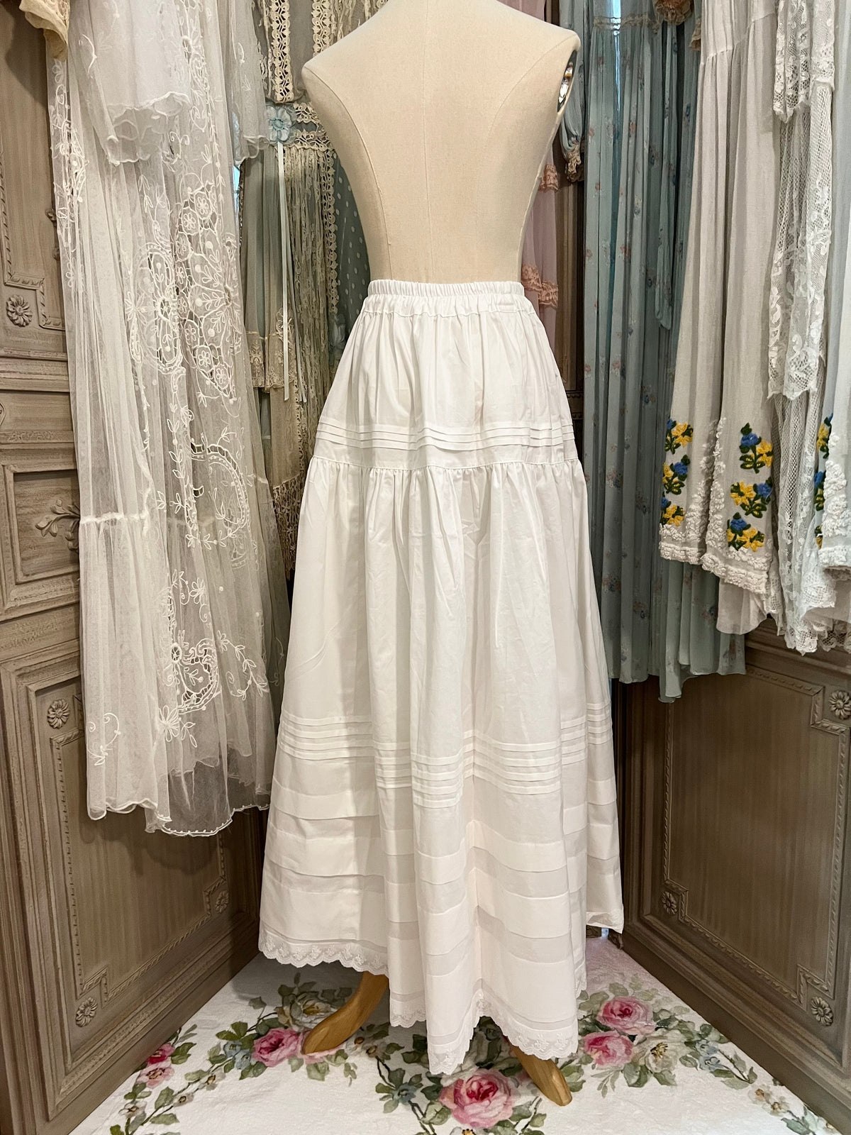A walk in the clouds skirt