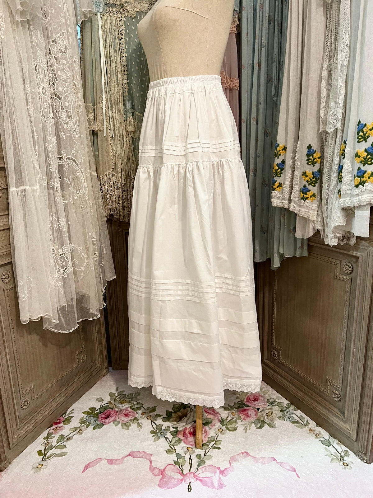 A walk in the clouds skirt