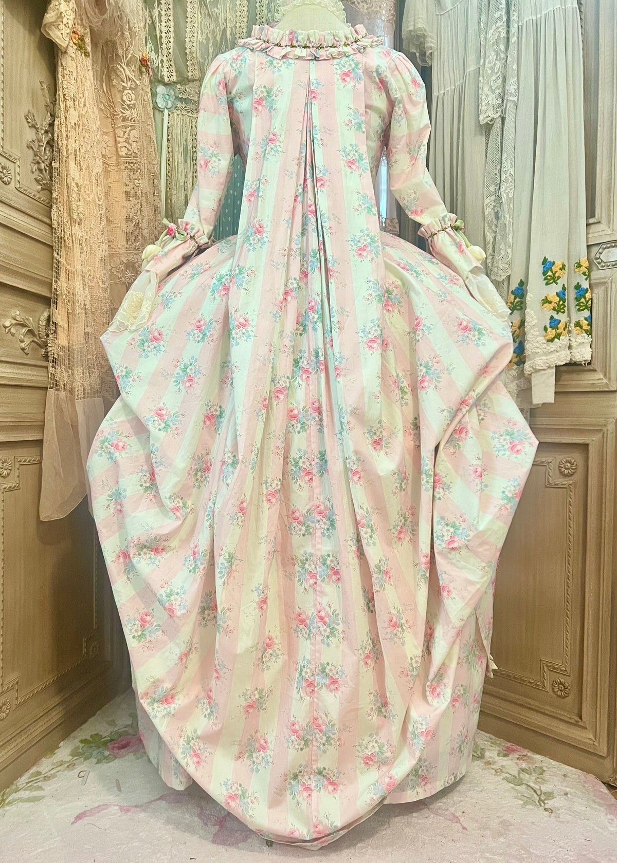 Fête Galantes Gown 🎀
