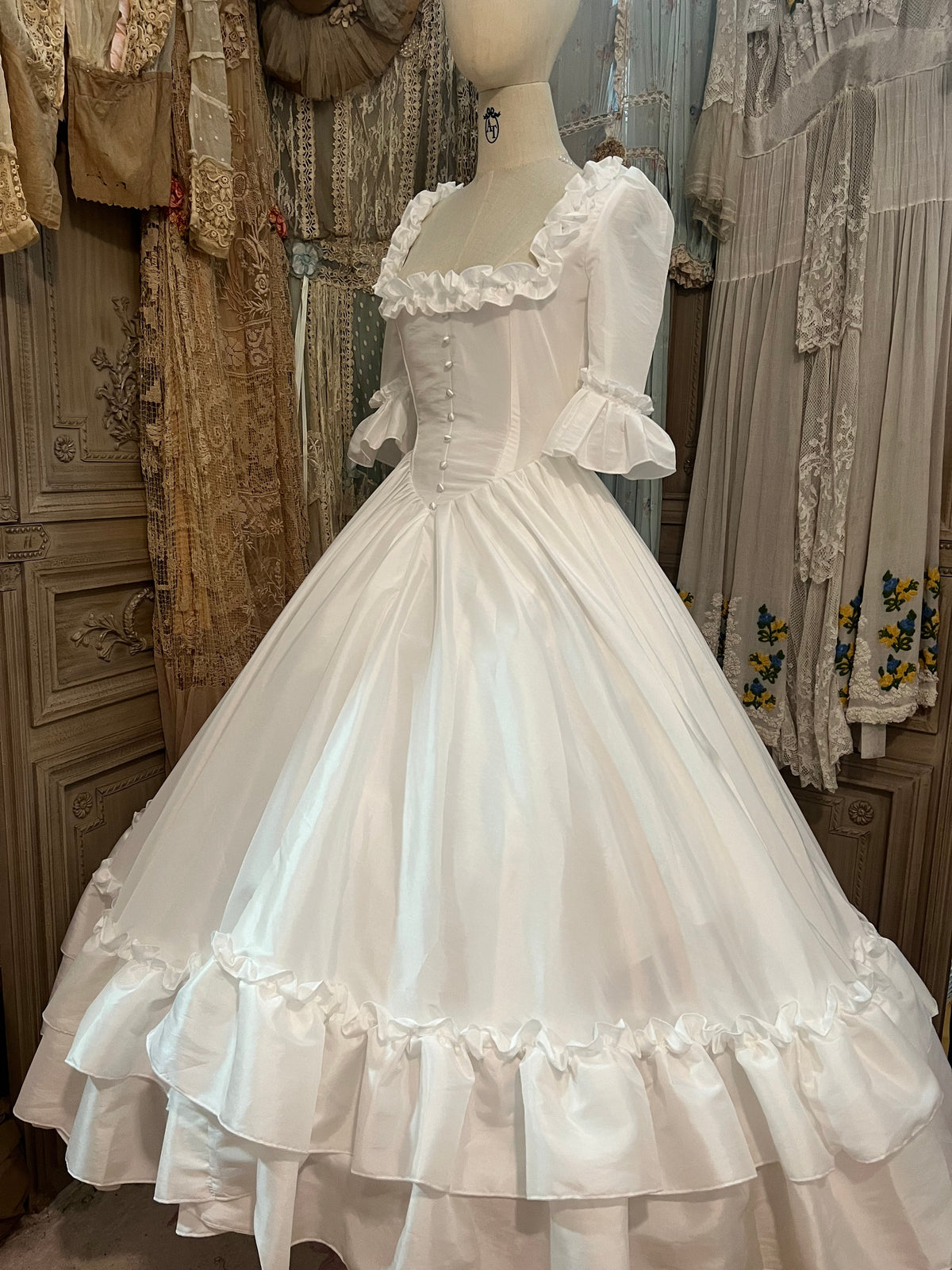 Le château romance dress