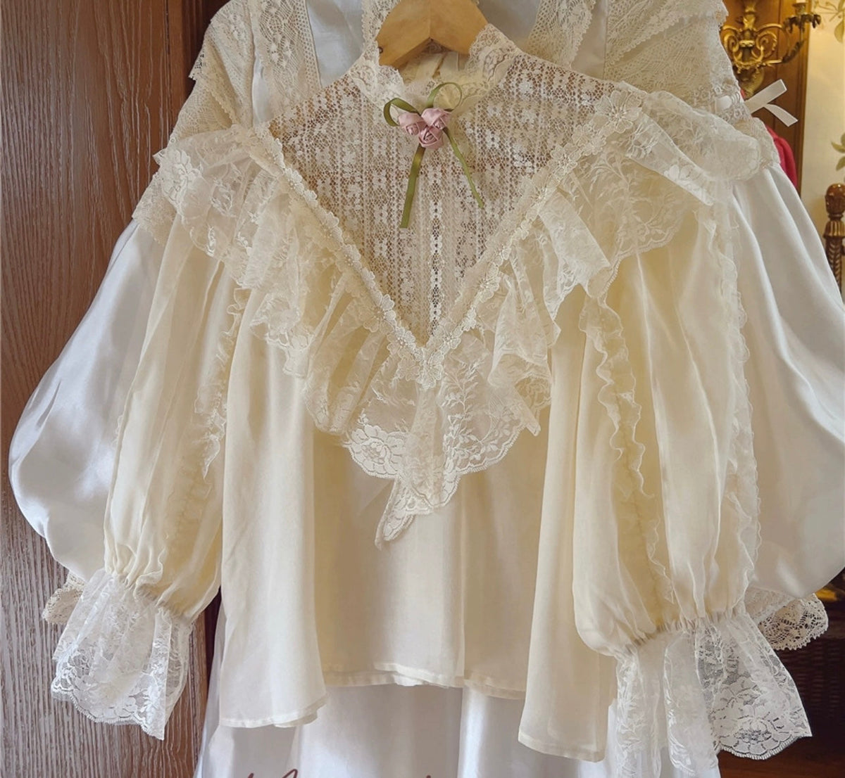 Victoria blouse
