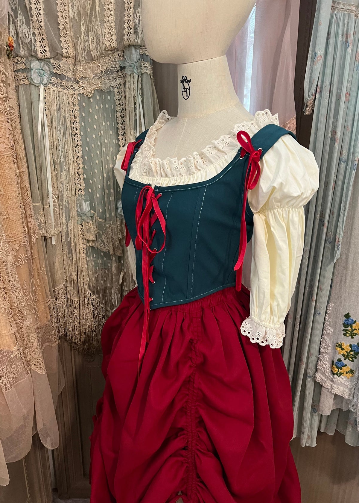 Madame Elisabeth Ensemble