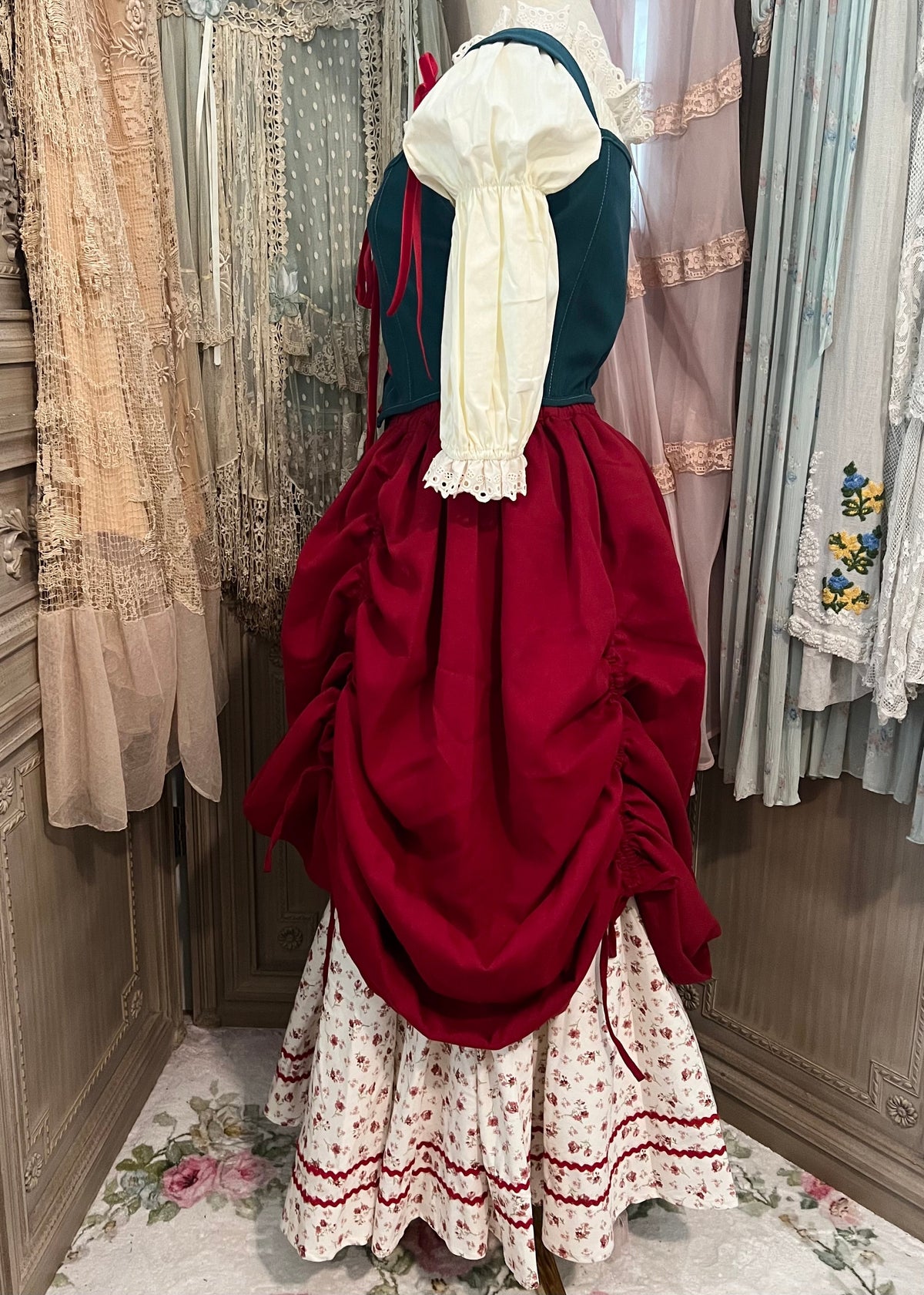 Madame Elisabeth Ensemble