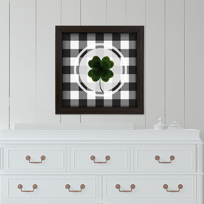 Four Leaf Clover on Buffalo Check