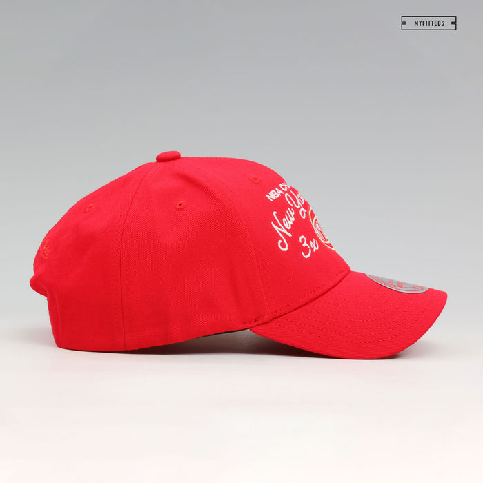 NEW YORK KNICKS 3X NBA FINALS CHAMPIONS SCRIPT LOW PRO RED MITCHELL & NESS SNAPBACK HAT