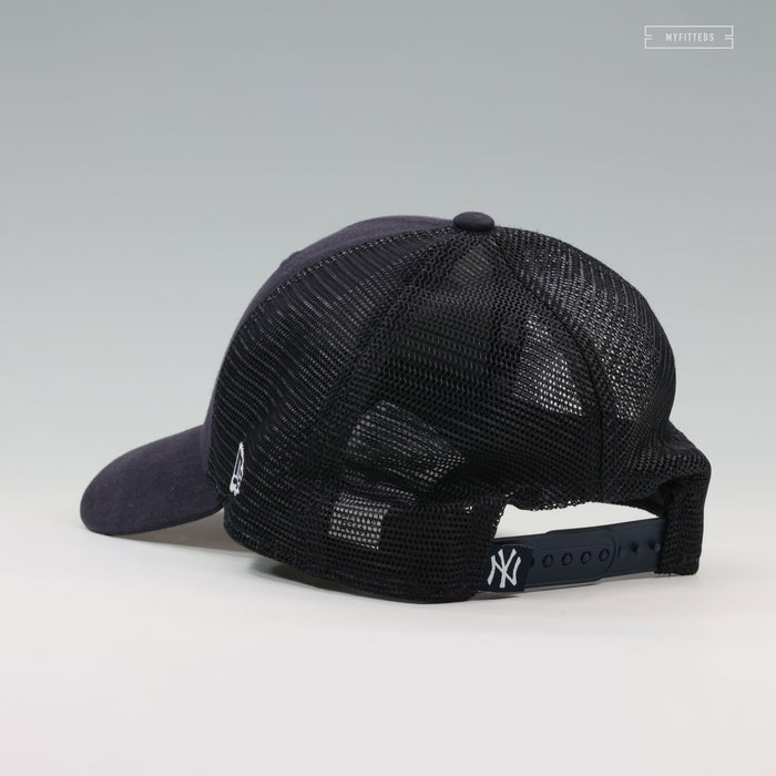 NEW YORK YANKEES NEW ERA 9FORTY ADJUSTABLE TRUCKER MESH DAD HAT