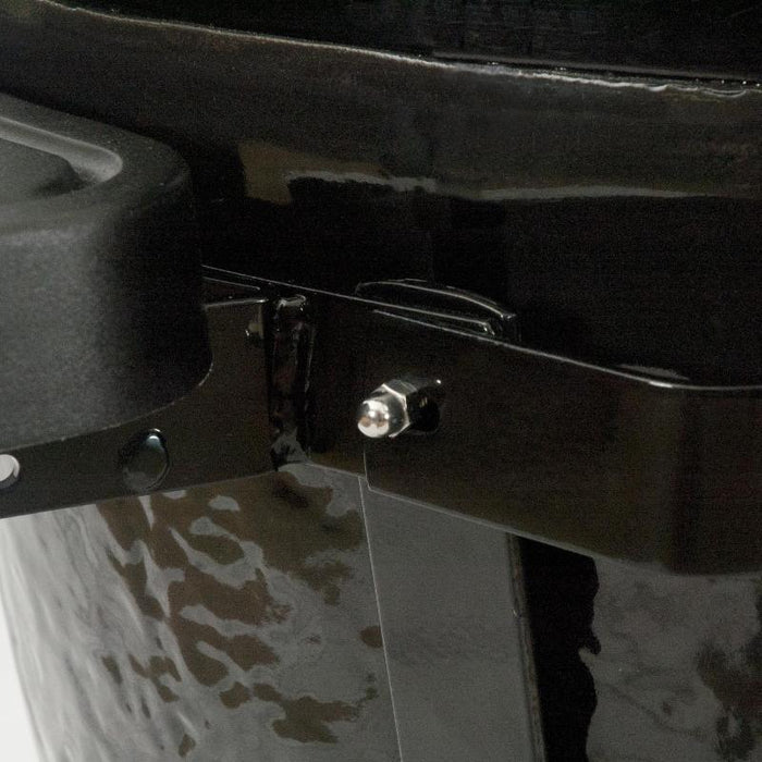 Primo All-In-One cradle frame close-up for Oval Junior 200 kamado grill