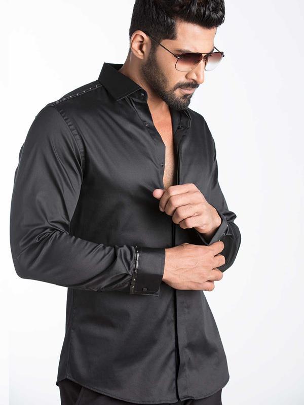 Swanky Black Solid Full Sleeve Single Cuff Slim Fit Party Wear Blended Shirt