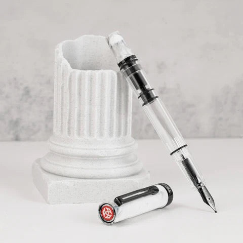 Carrara w/ Onyx / Extra Fine